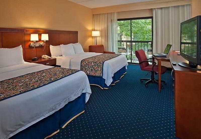 Hotel Courtyard Charlotte Arrowood Zimmer foto